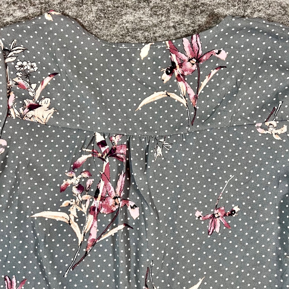 Urban Romantics‎ Cropped Tie Front Blouse Womens L Gray Floral Cottagecore Boho - Picture 6 of 10